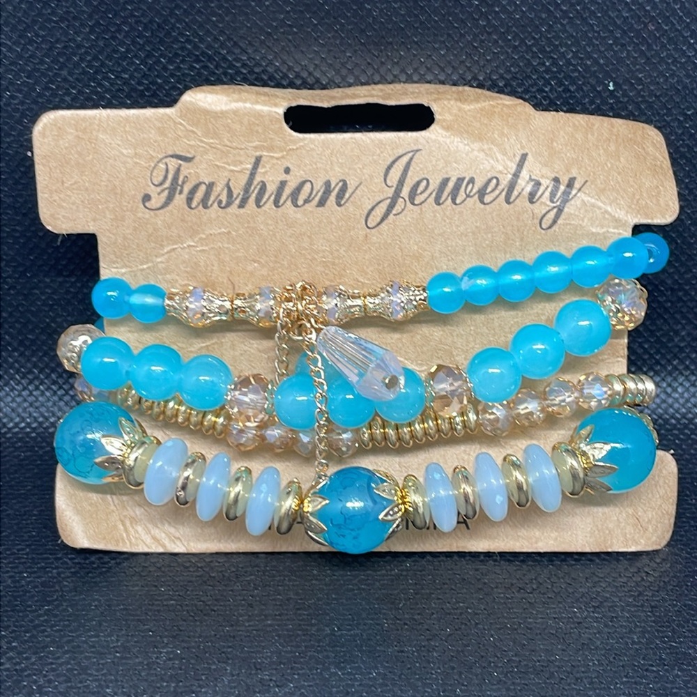 NWT! Bohemian Multilayer beaded bracelet